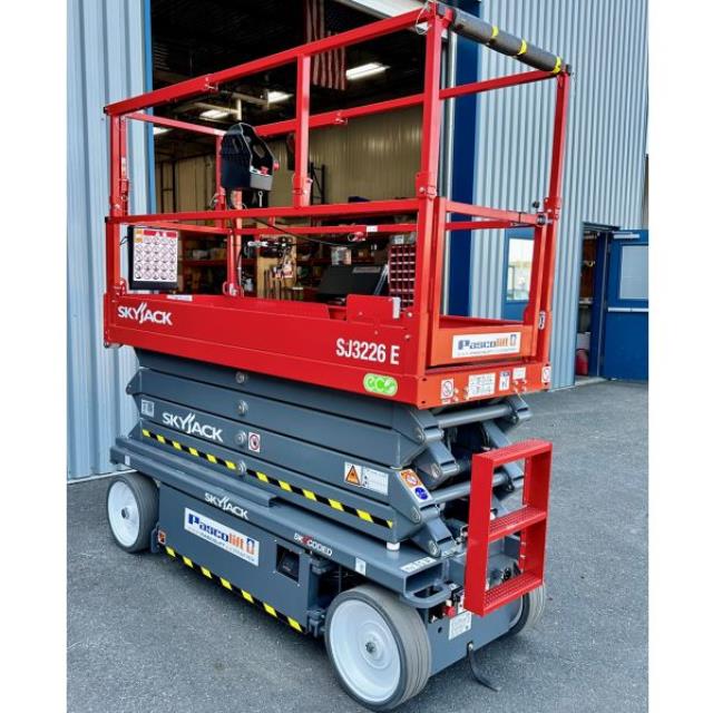 Where to find LIFT, SCISSOR 32 x26 SLAB-TYPE in Helena